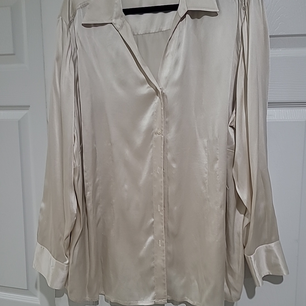 Liz Claiborne silky cream blouse sz 20W